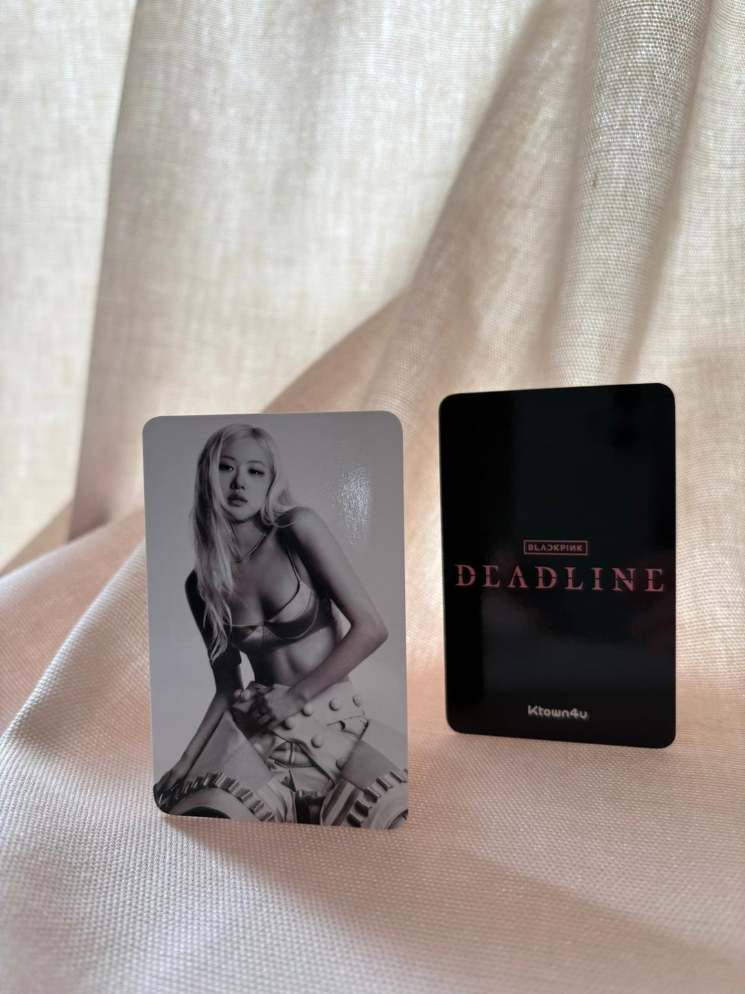 BLACKPINK - DEADLINE Ktown4u Fotokarte Photocard (Black Ver.)